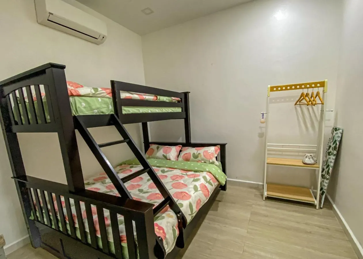 A Little Bit Townhouse Malacca Semesterbostad